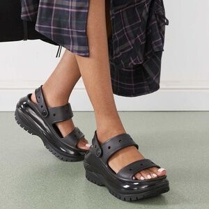 Crocs Classic Mega Crush Clog